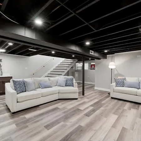 Spacious Apartment In Chicago